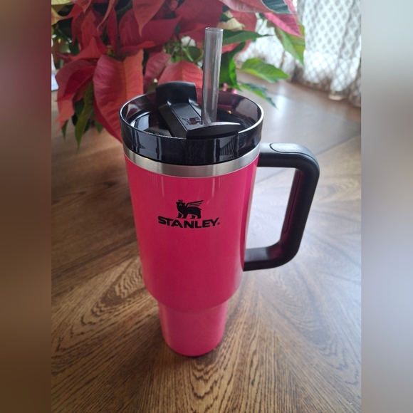 40oz Stanley Tumbler- Neon Pink & Black - Picture 3 of 9